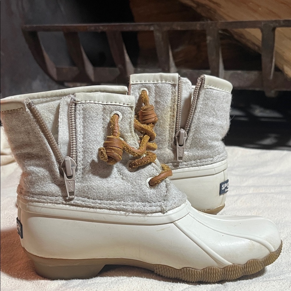 Sperry Kids White and Tan Boots - Picture 6 of 8